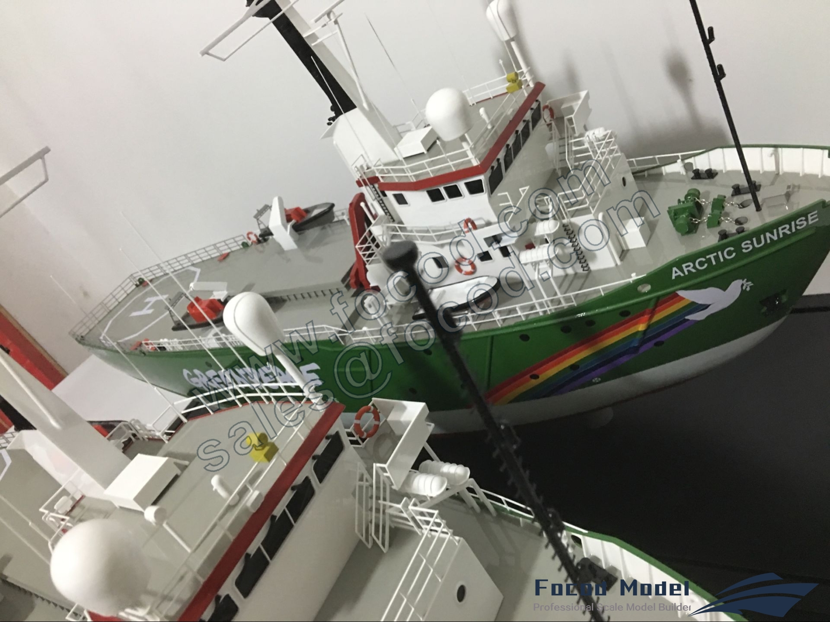 custom made model of Arctic Research boat
